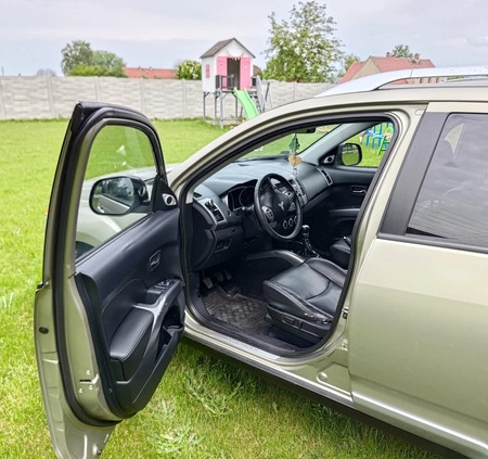 Mitsubishi Outlander cena 27000 przebieg: 252166, rok produkcji 2008 z Józefów małe 121